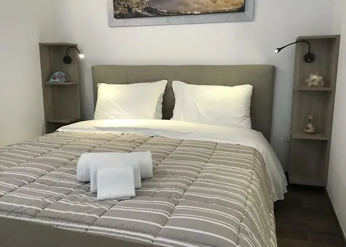 Goodstay New City Apartment